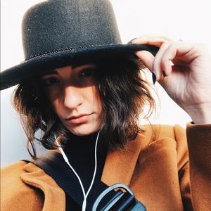 Meet your Posher, Cristina